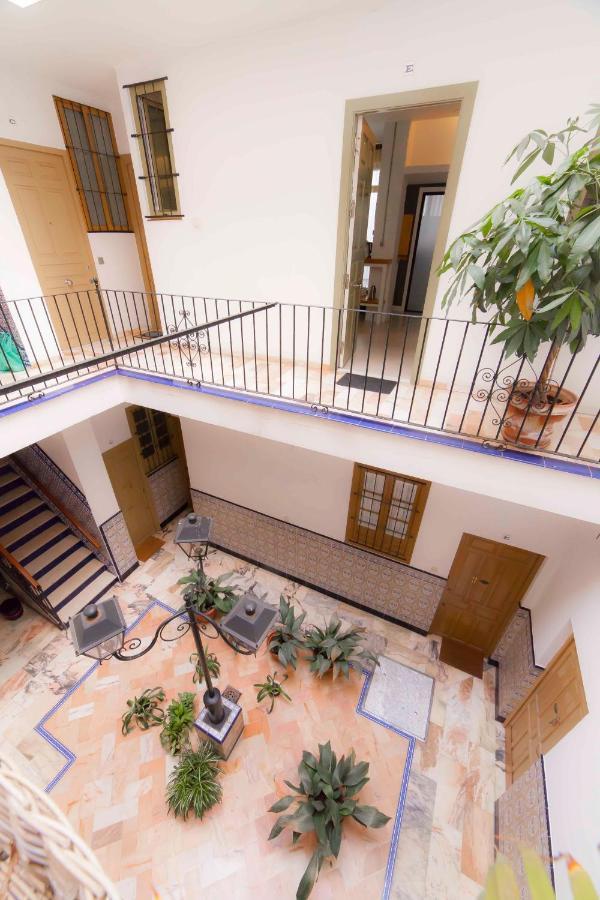 Modern In Centre Apartment *